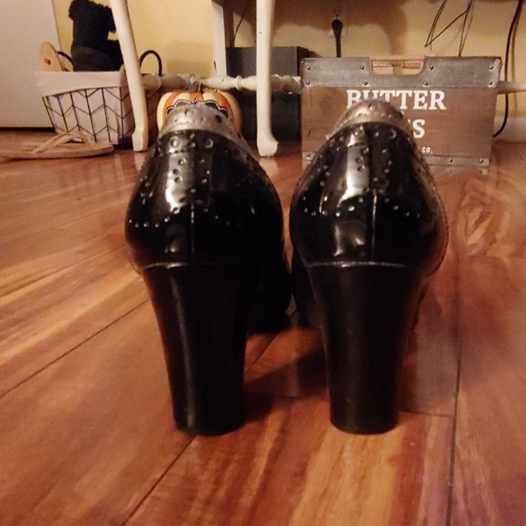 3/$25- grey and black chunky heels - Picture 3 of 4